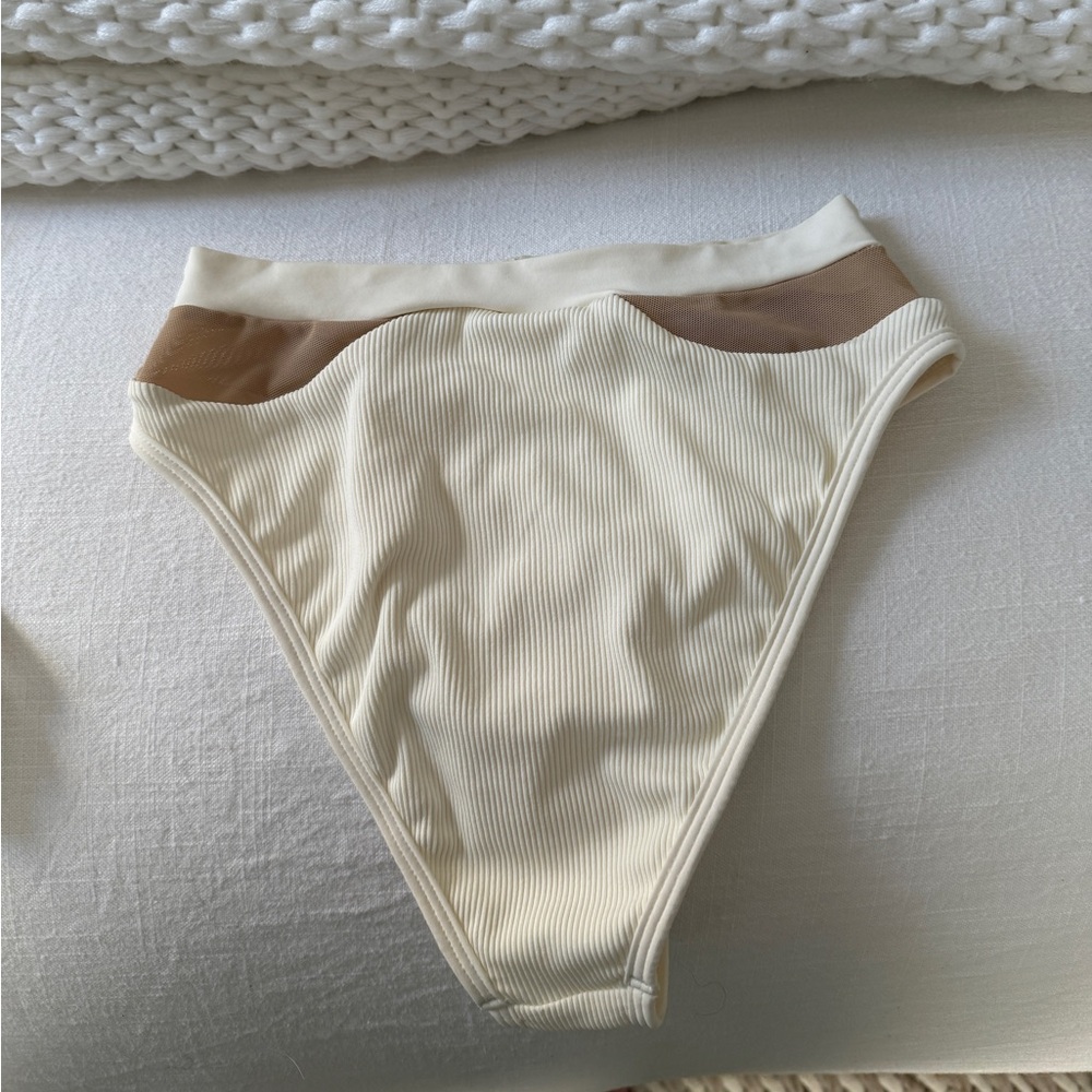 L*space Ribbed Sadie Bikini - Picture 4 of 7